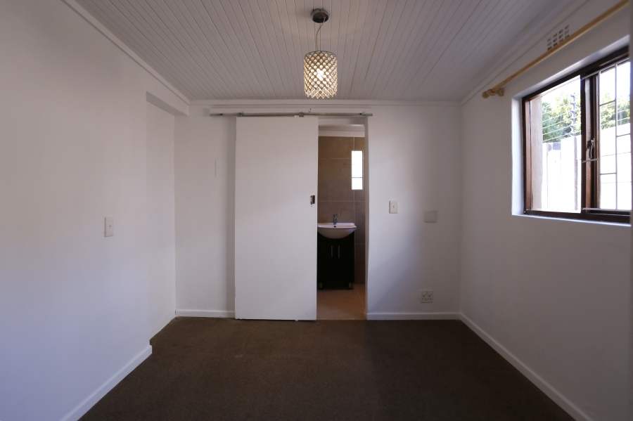 To Let 4 Bedroom Property for Rent in Tokai Western Cape